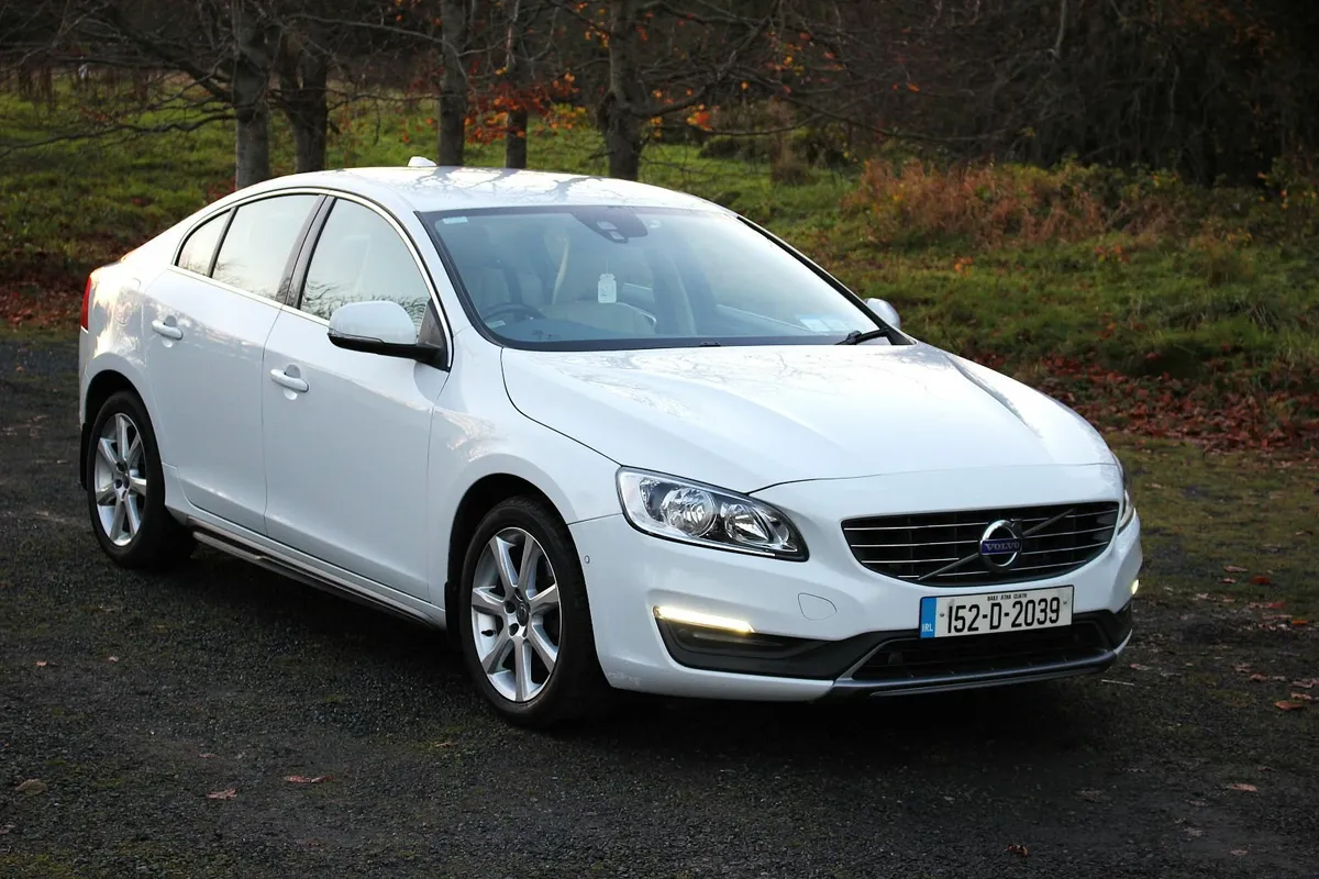 Volvo S60 LUX SE D3/F.S.H./LOW kms/NCT+TAX/MINT - Image 1