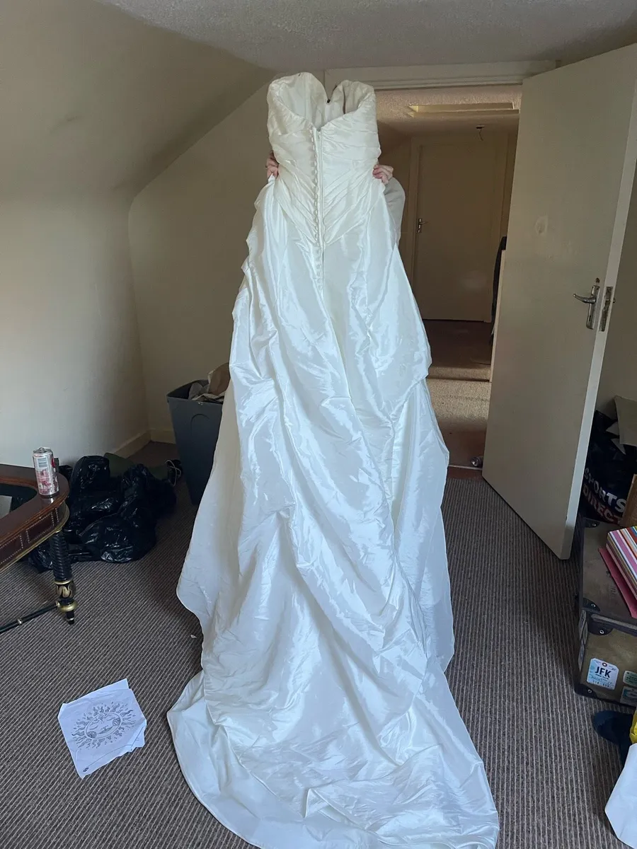 Wedding dress - Image 3