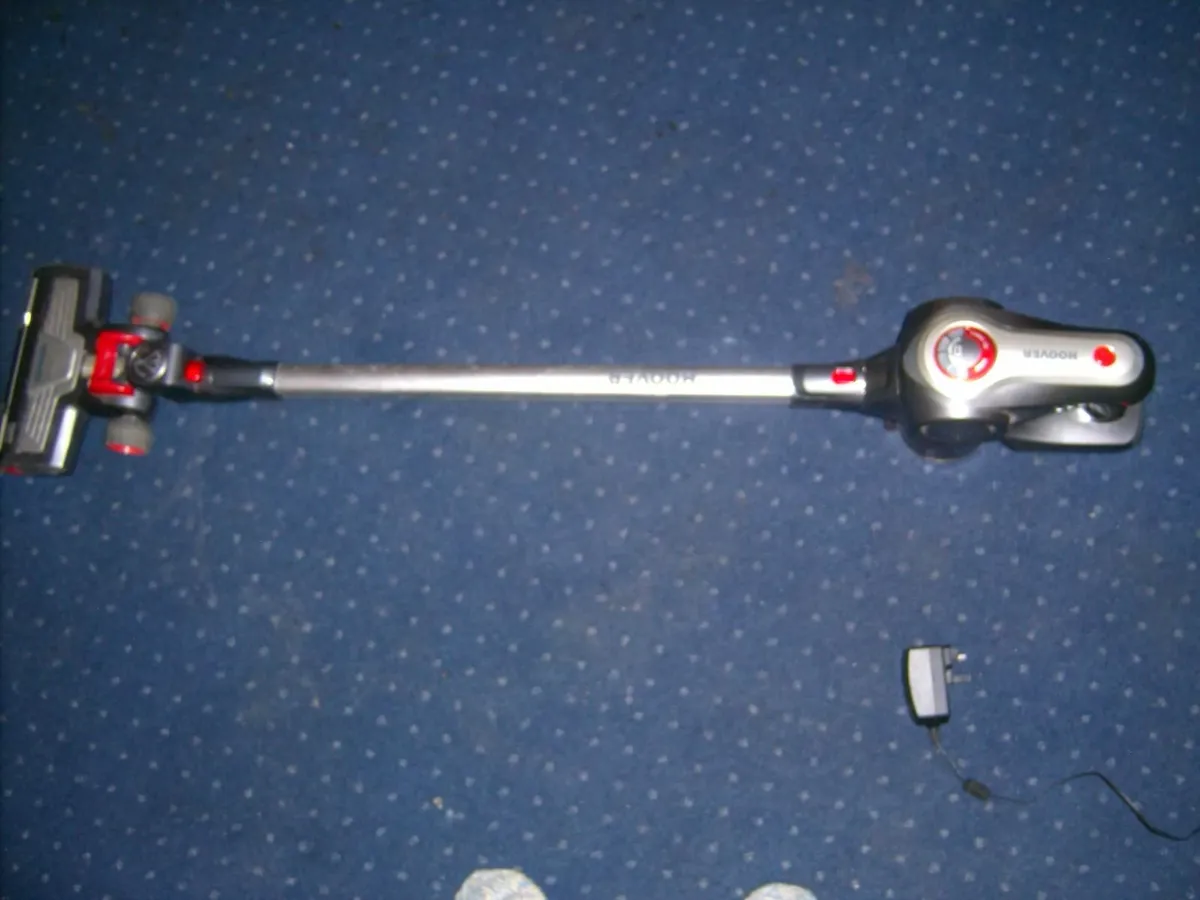 Hand hoover - Image 1