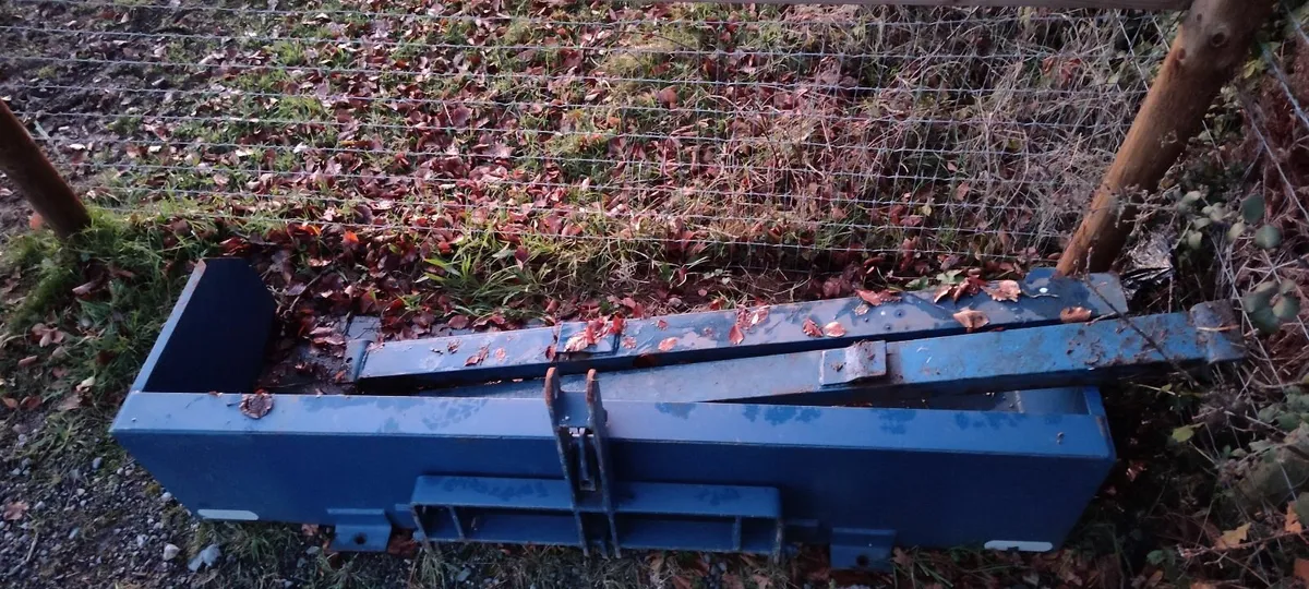 Transport box with pallet forks 7 foot - Image 2