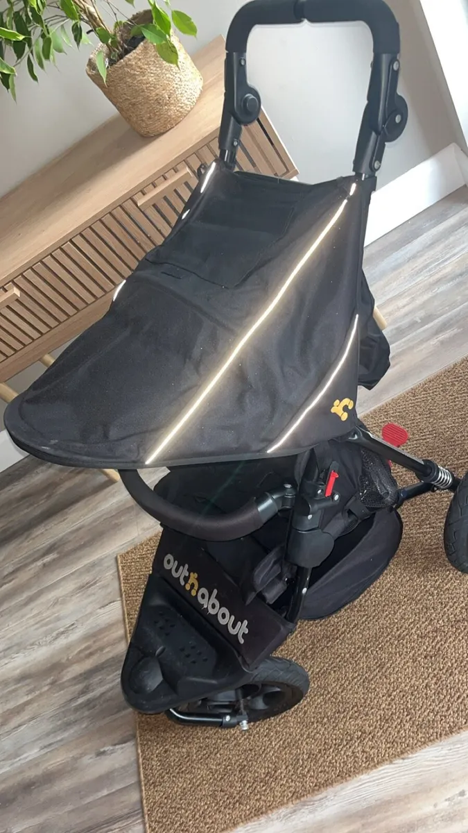 Out and about nipper - Image 3