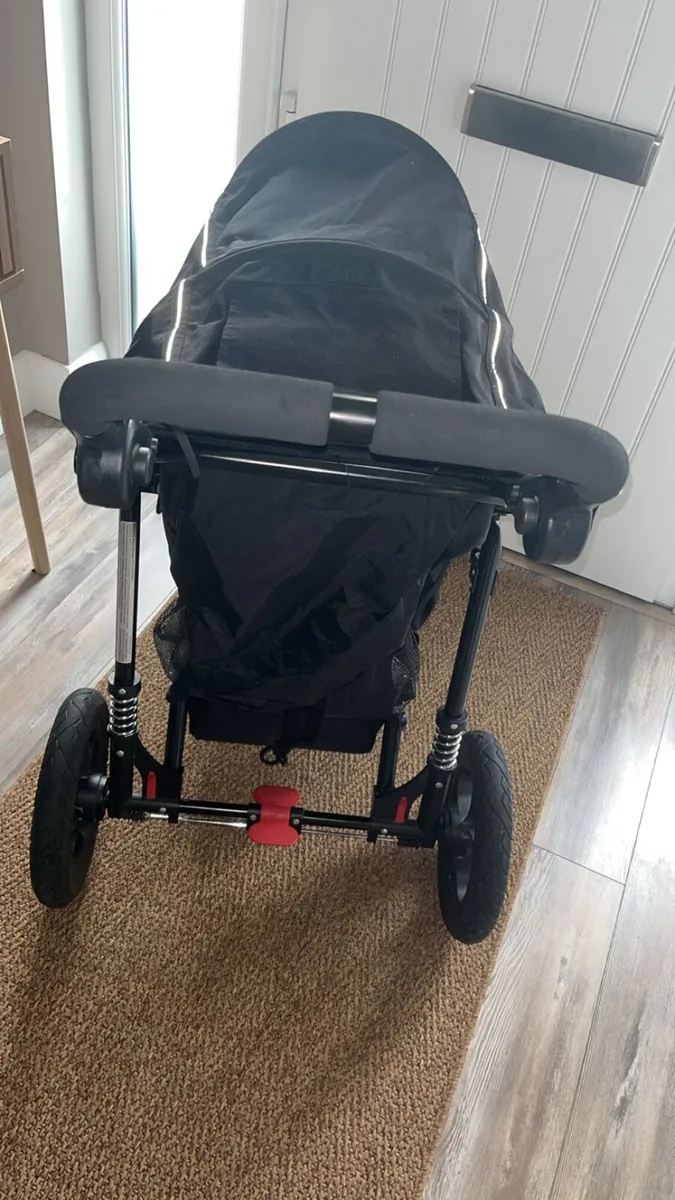 Out and about nipper - Image 4