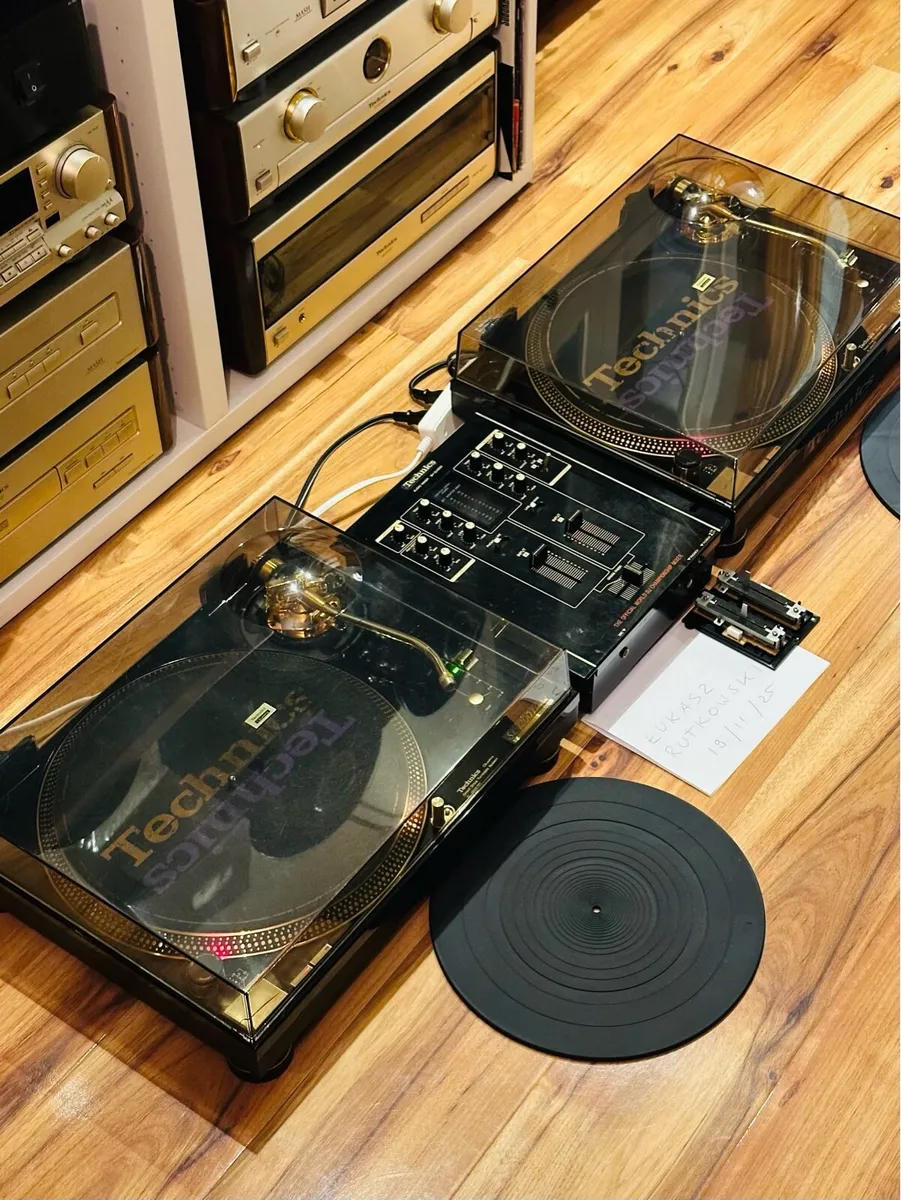 Technics SL1200 LTD GOLD - Image 1