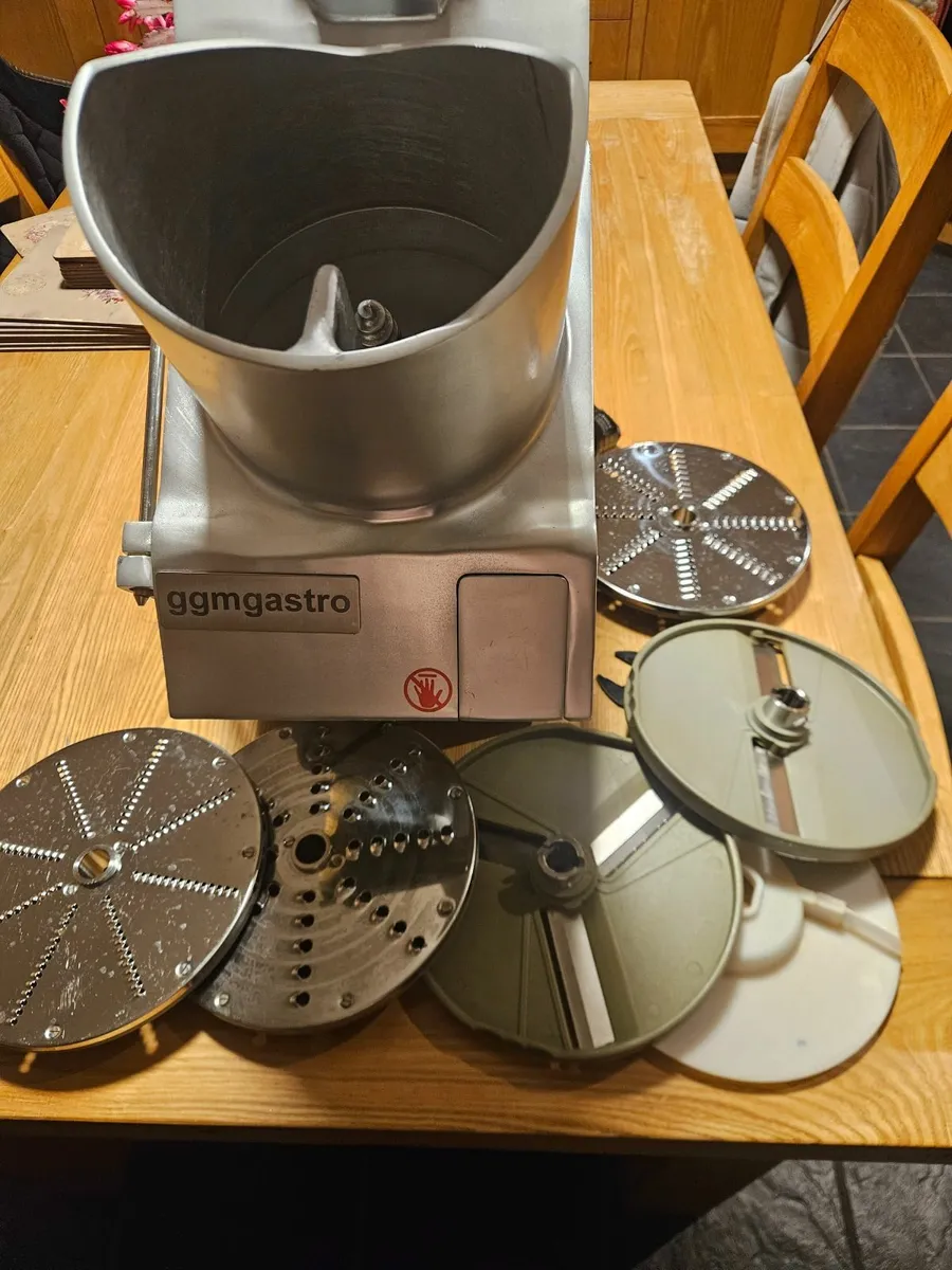 GGMGASTRO commercial vegetable cutter - Image 3