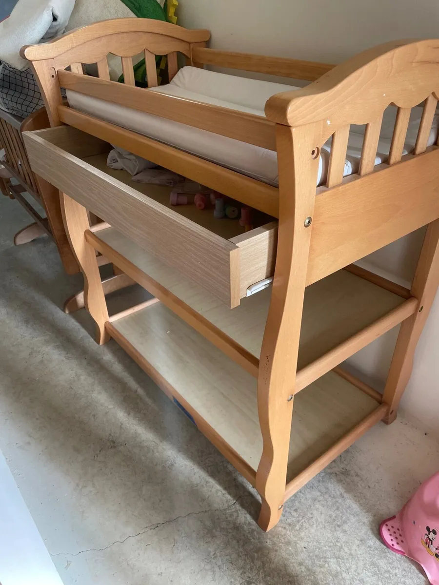 Changing Table - Image 3