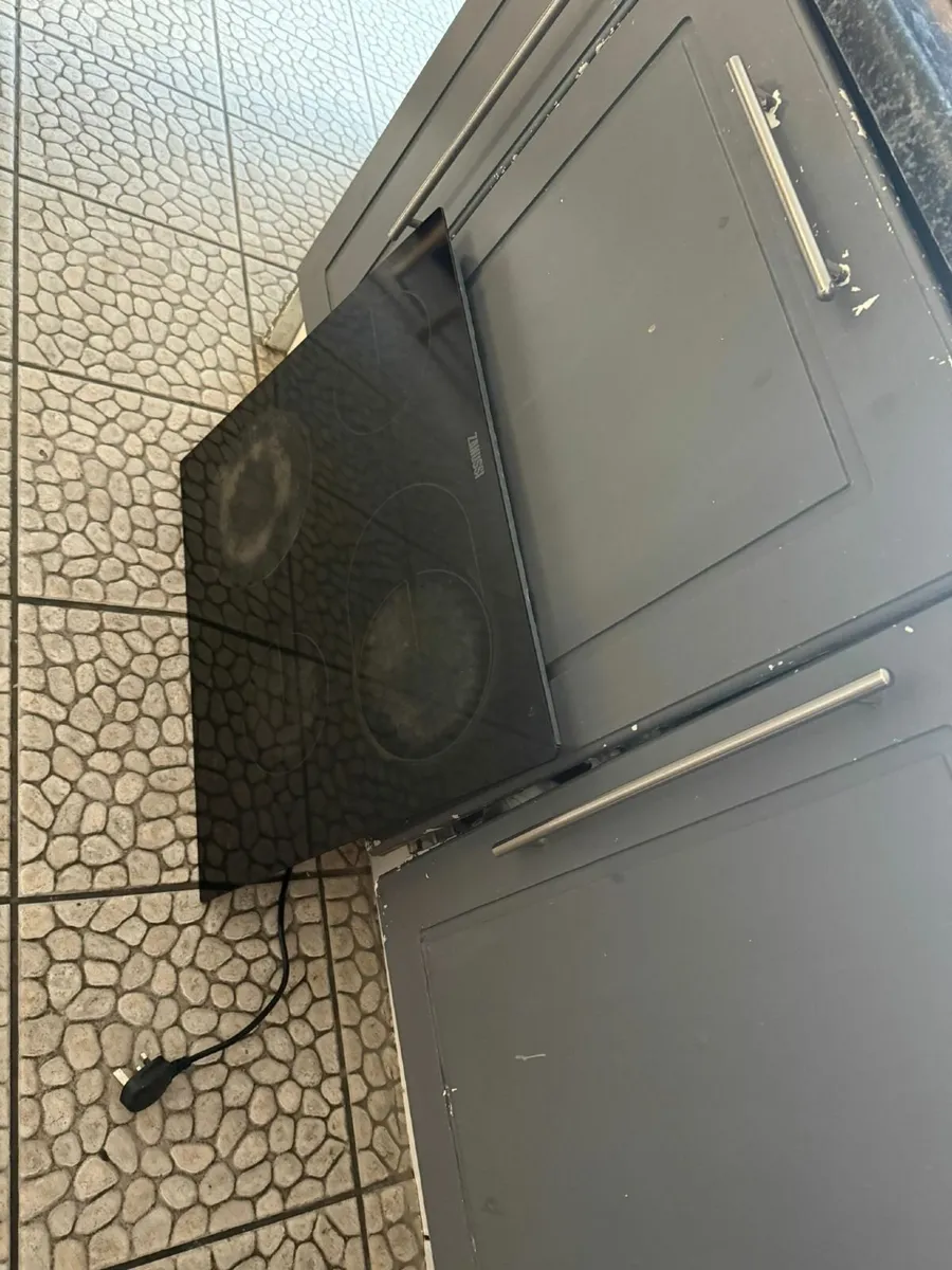 Zanussi electric hob - Image 1