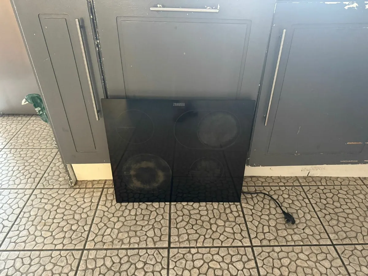 Zanussi electric hob - Image 3