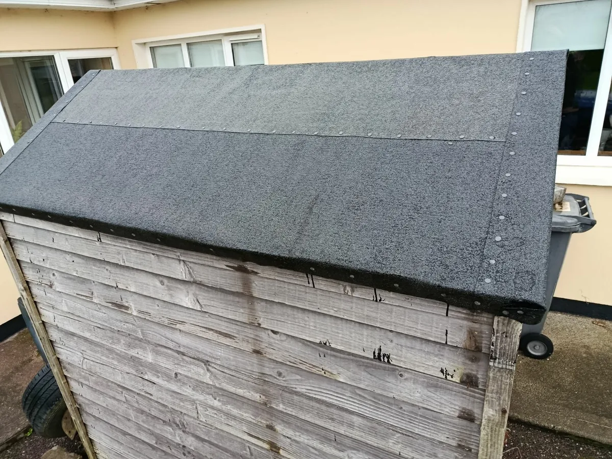 Shed / dog house - Image 2