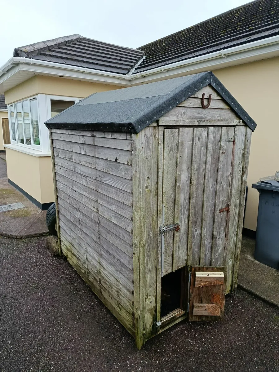 Shed / dog house - Image 3