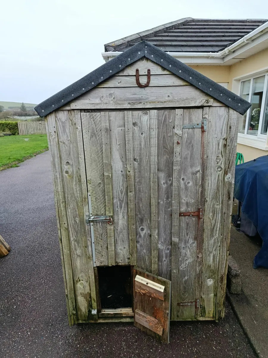 Shed / dog house - Image 4