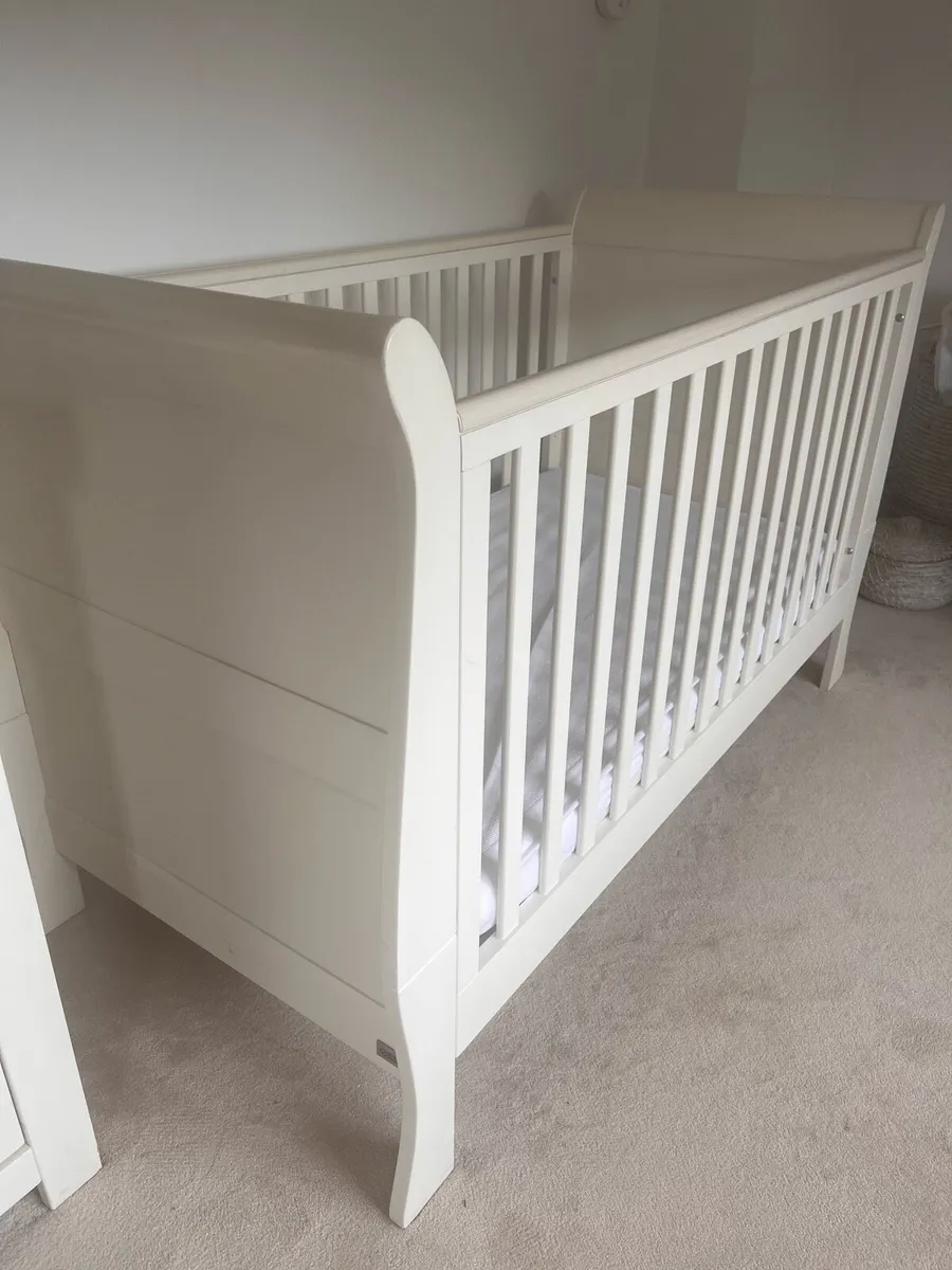 Mia Cot bed & free chest of drawers (matching) - Image 2