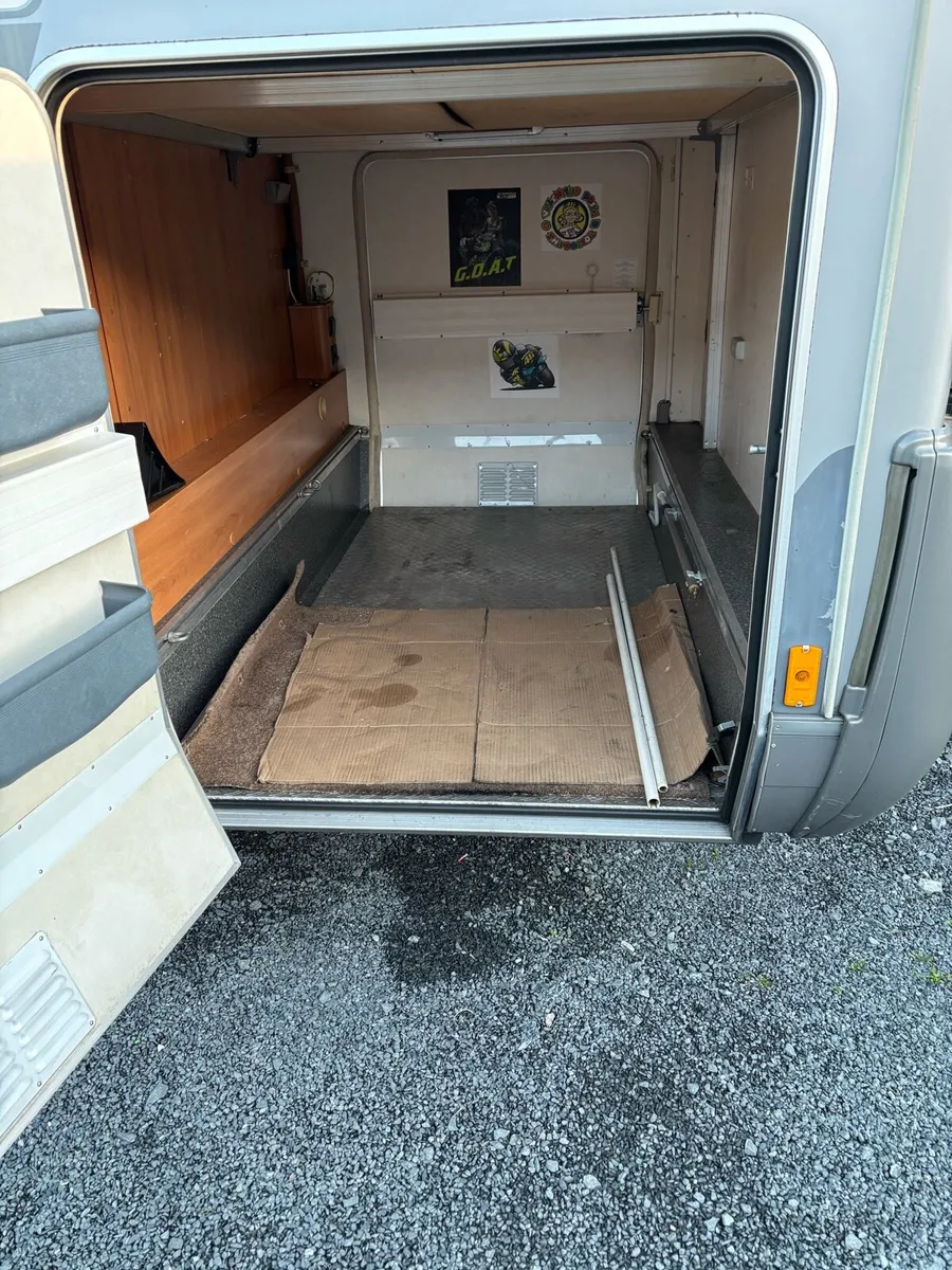 Motorhome - Image 4