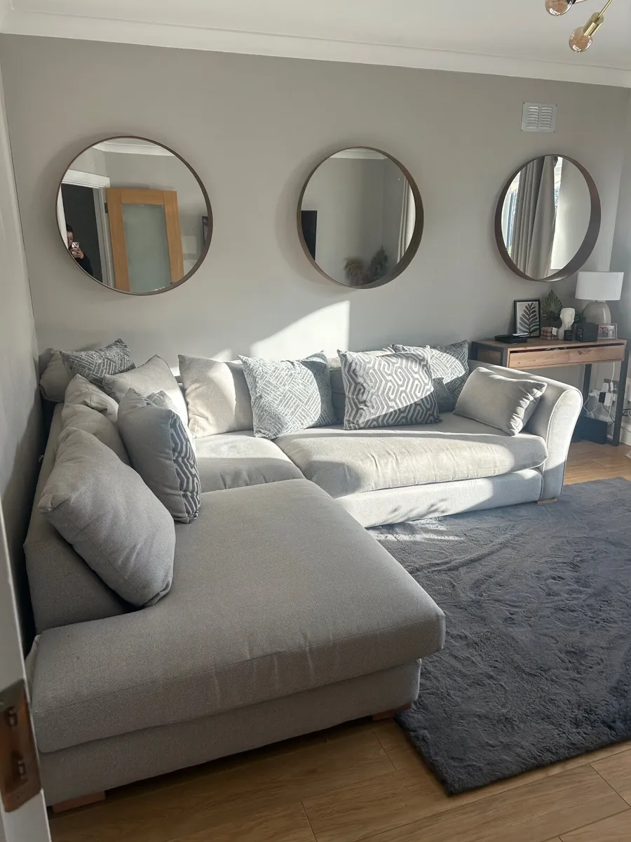 Grey fabric L couch - Image 3