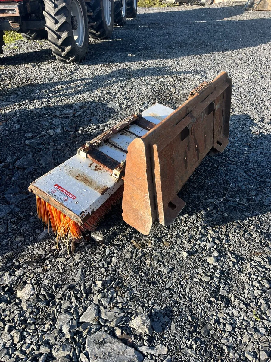 Bobcat skidsteer brush - Image 3