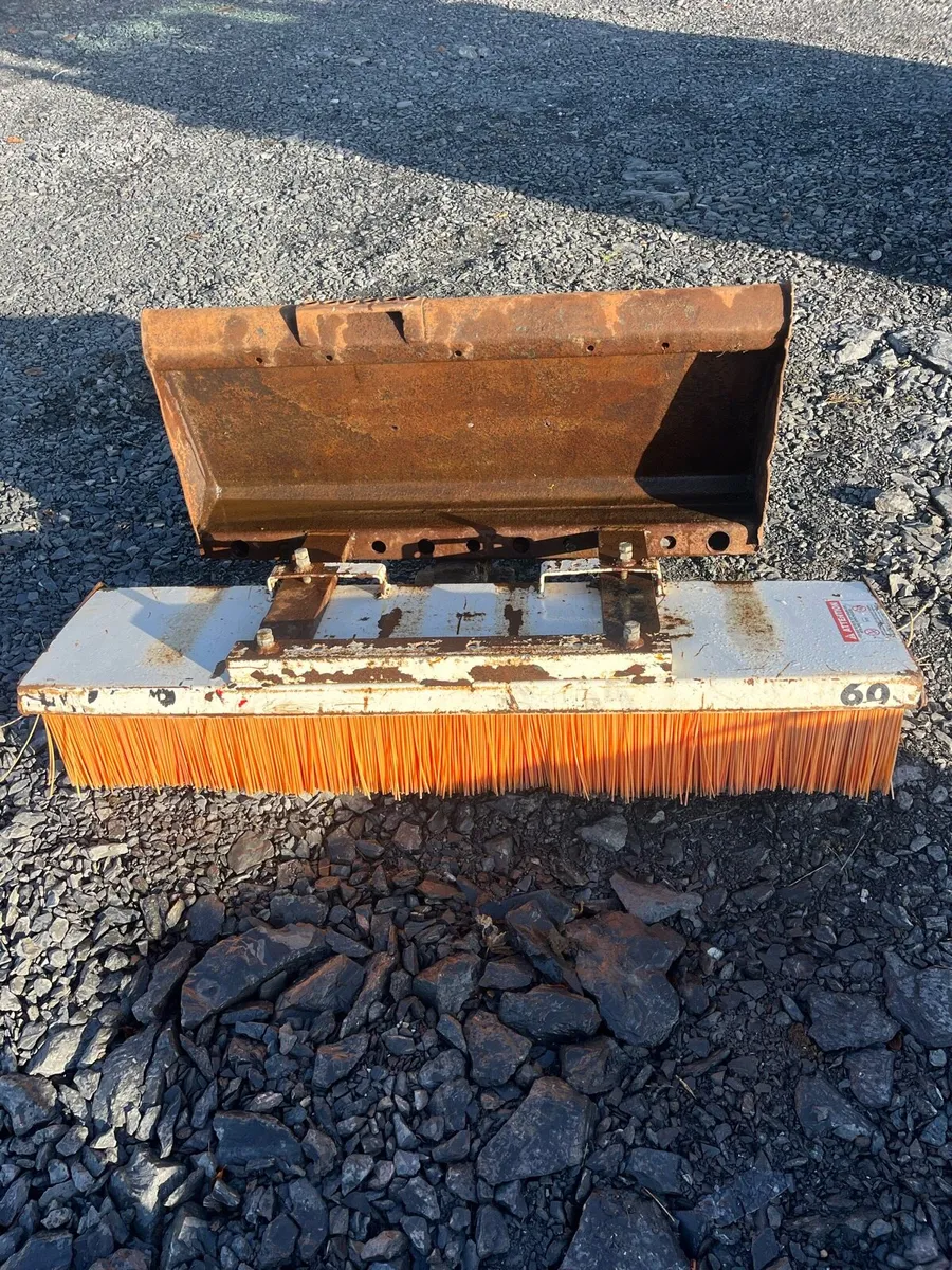 Bobcat skidsteer brush - Image 4