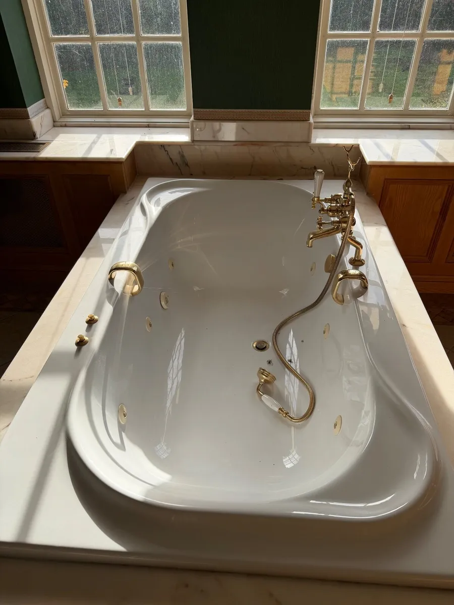 Bathtub