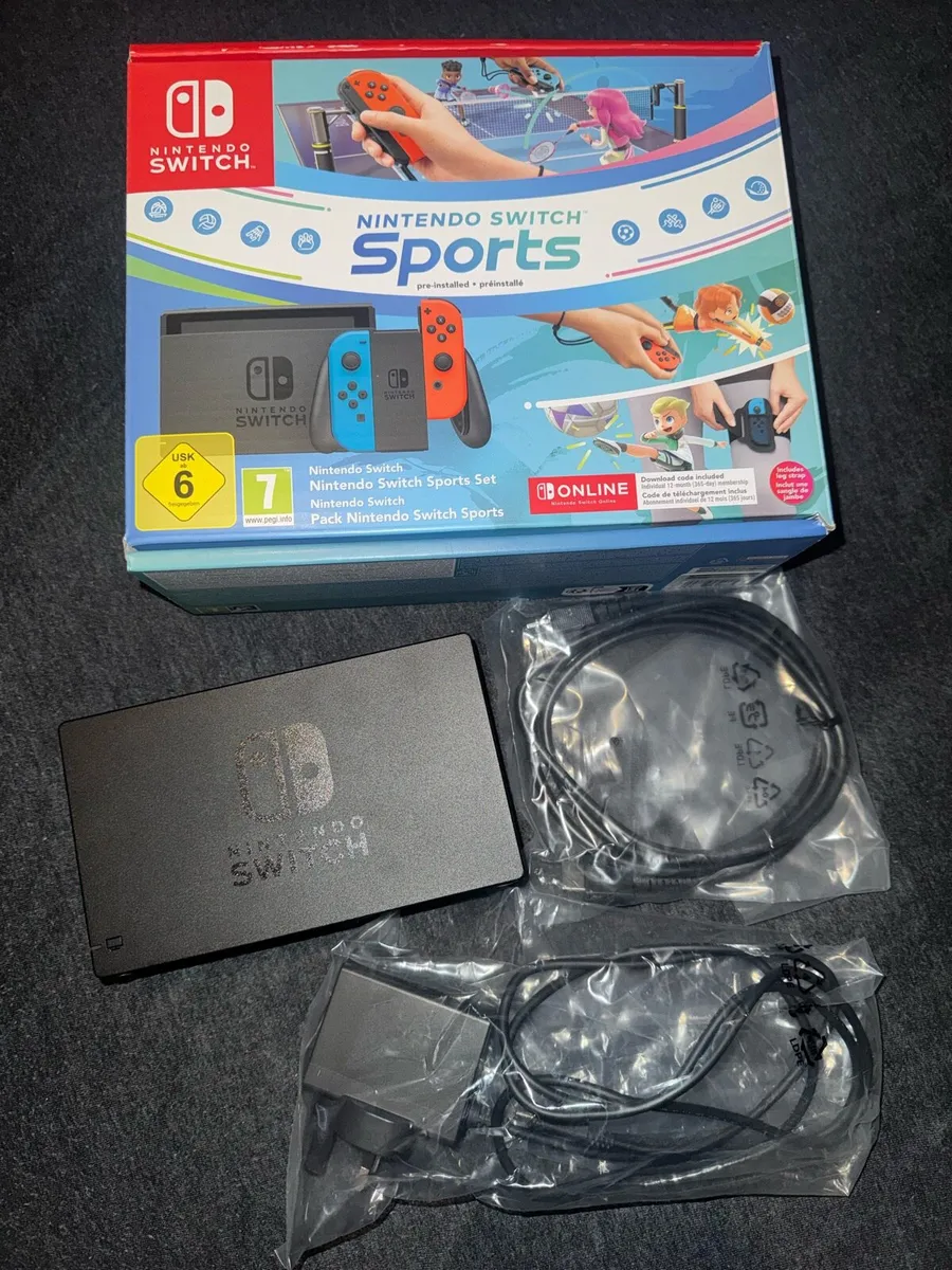 Nintendo Switch w/ 5 games - Image 2