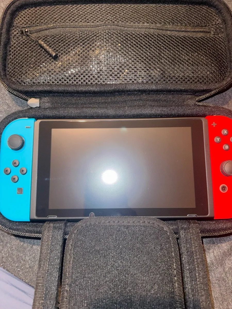 Nintendo Switch w/ 5 games - Image 1