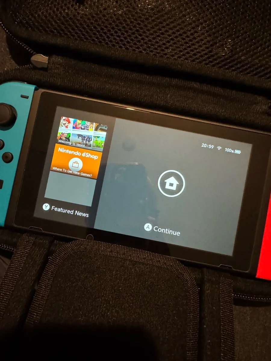 Nintendo Switch w/ 5 games - Image 3