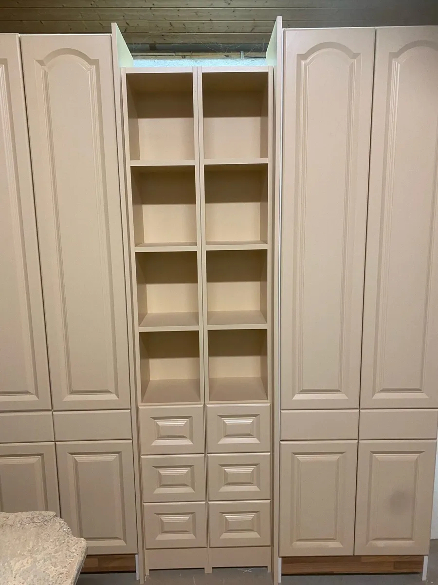 Sitting room unit - Image 1