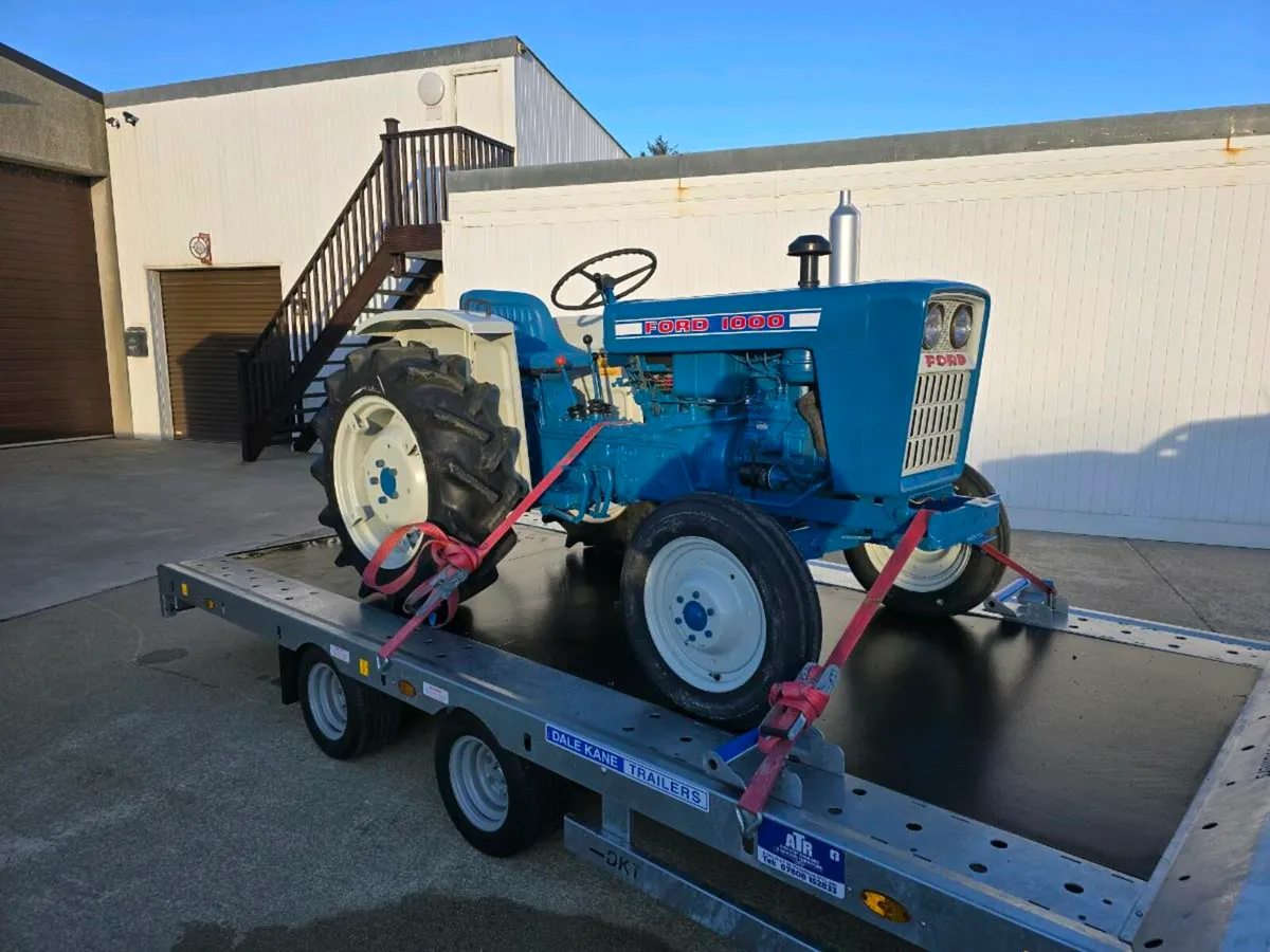 Ford 1000 vintage tractor mint condition - Image 4
