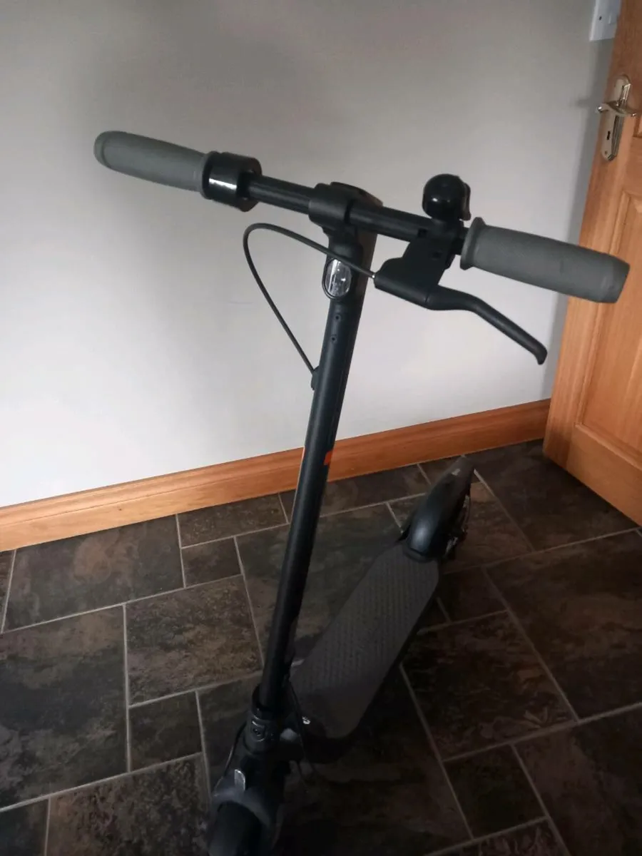 E scooter - Image 1