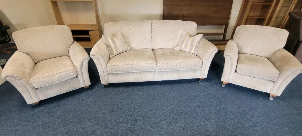 Brand New Parker Knoll  2.5 +1+1 suite - Image 1