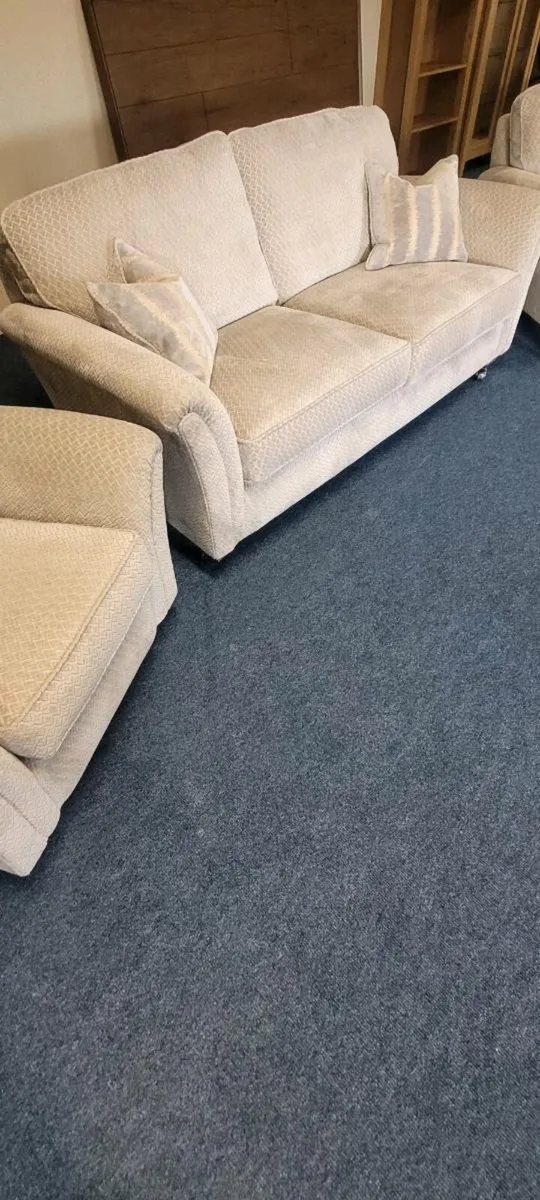 Brand New Parker Knoll  2.5 +1+1 suite - Image 3