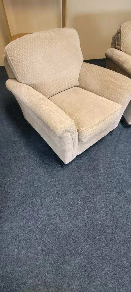 Brand New Parker Knoll  2.5 +1+1 suite - Image 4