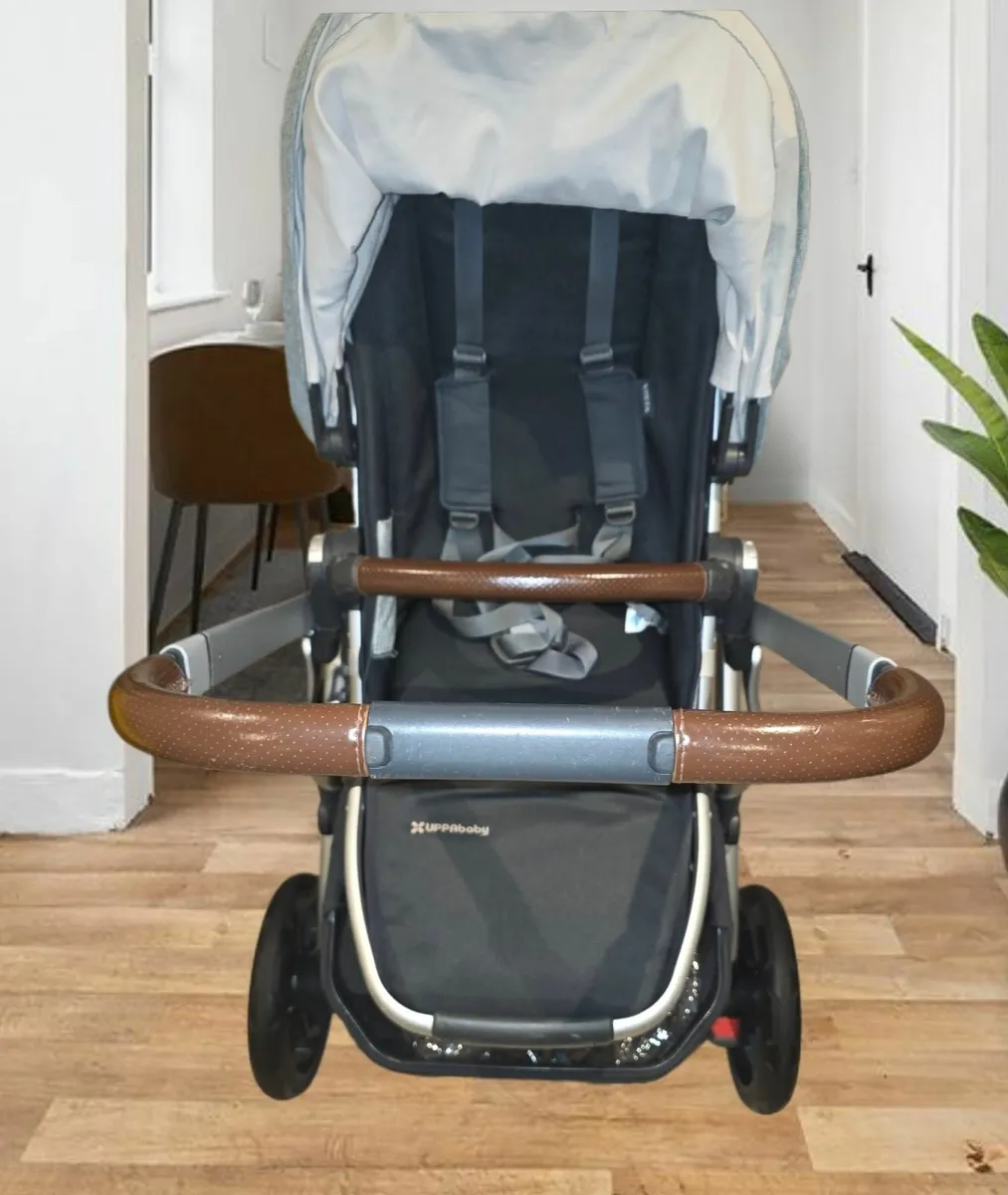 Uppababy Vista V2 pram, stroller buggy - Image 4