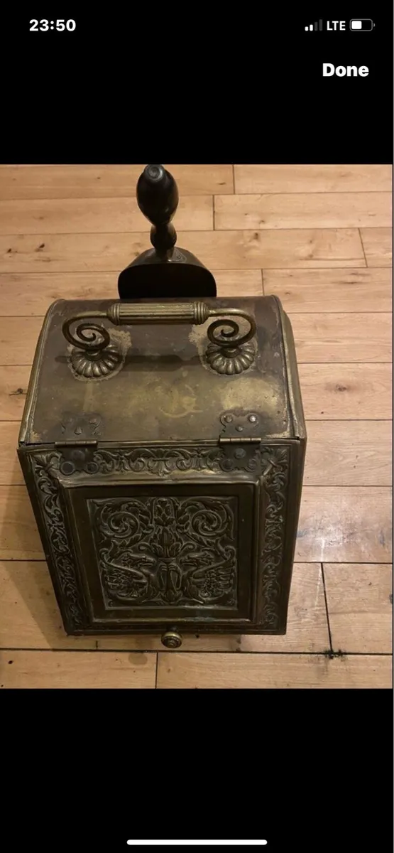 Antique brass coal scuttle - Image 4