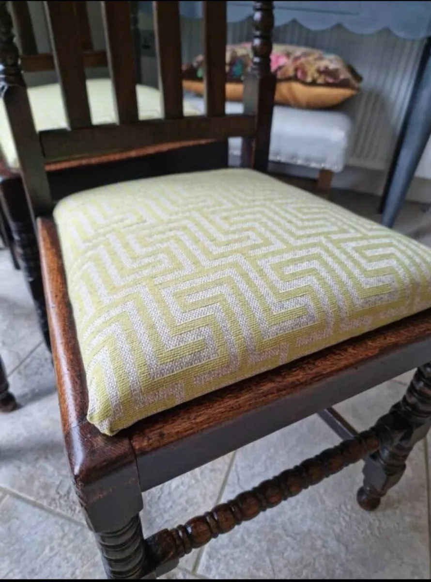 Stunning Antique Oak Chairs x 4...€320 - Image 2