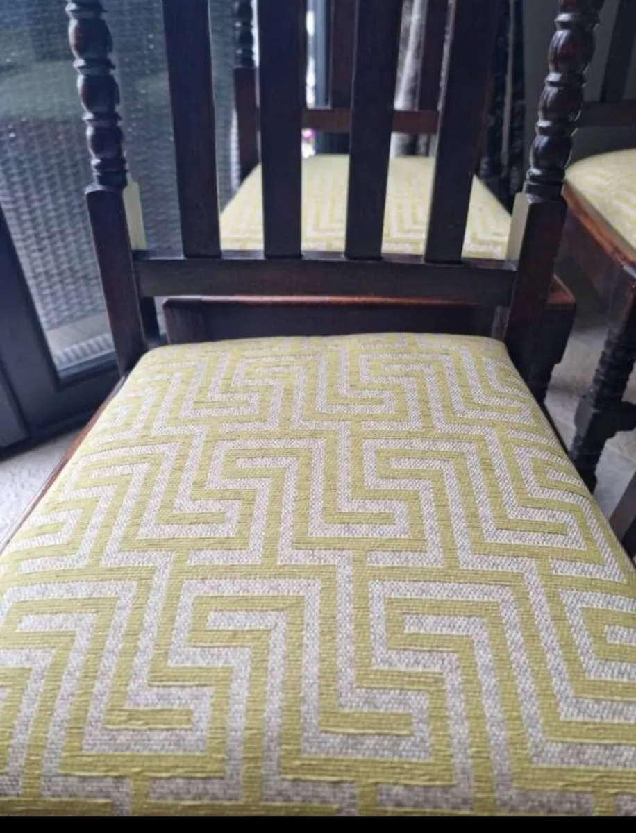 Stunning Antique Oak Chairs x 4...€320 - Image 3