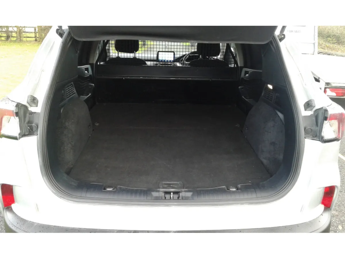 Ford Kuga TITANIUM 1.5 TDI 120 5DR - Image 3