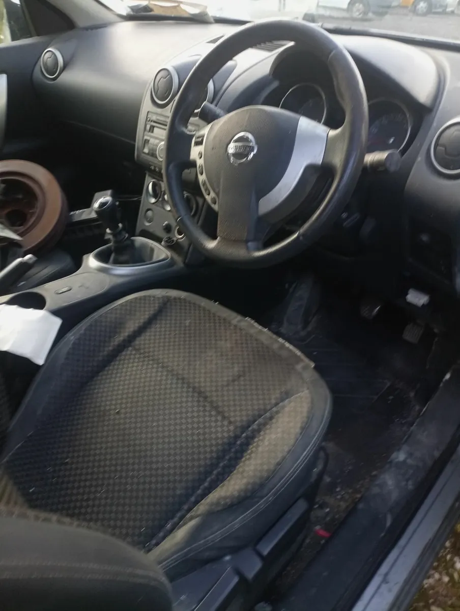 “2010 Nissan Qashqai shell or parts for sale - Image 4