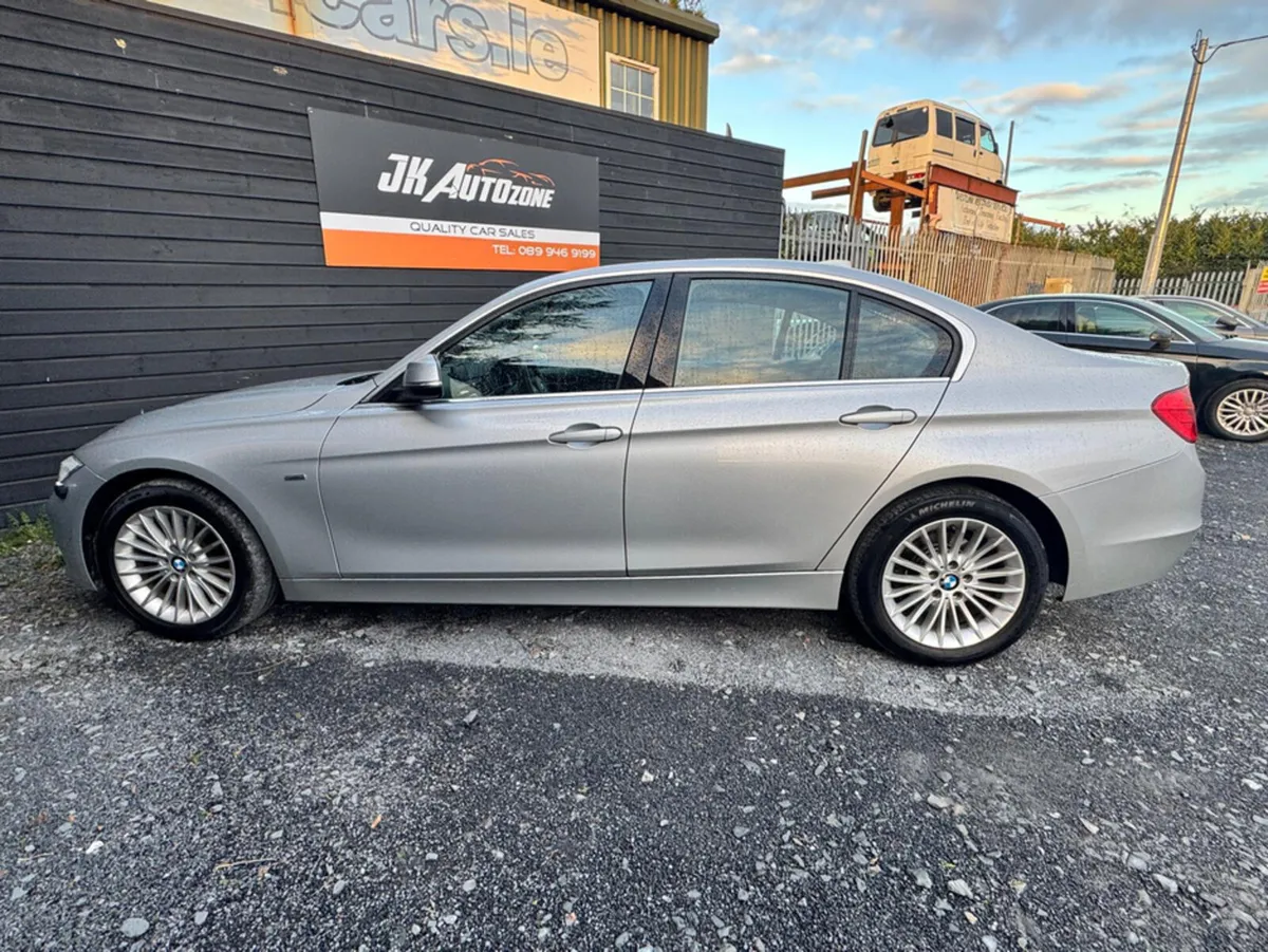 BMW 3-Series 2.0D LUXURY ED AUTO - Image 4