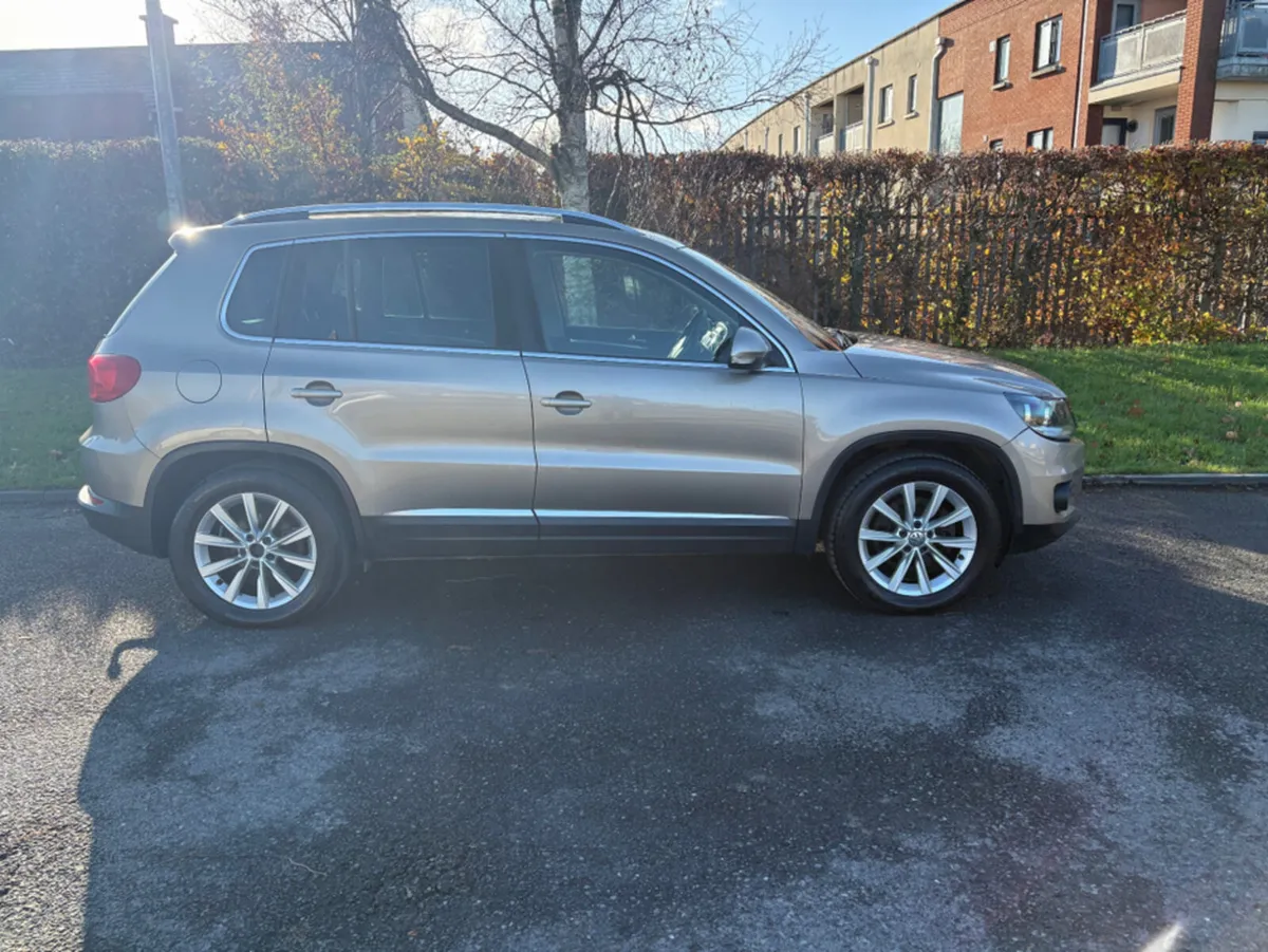 Volkswagen Tiguan SPORT 2.0 TDI MANUAL 6SPEED FWD - Image 1
