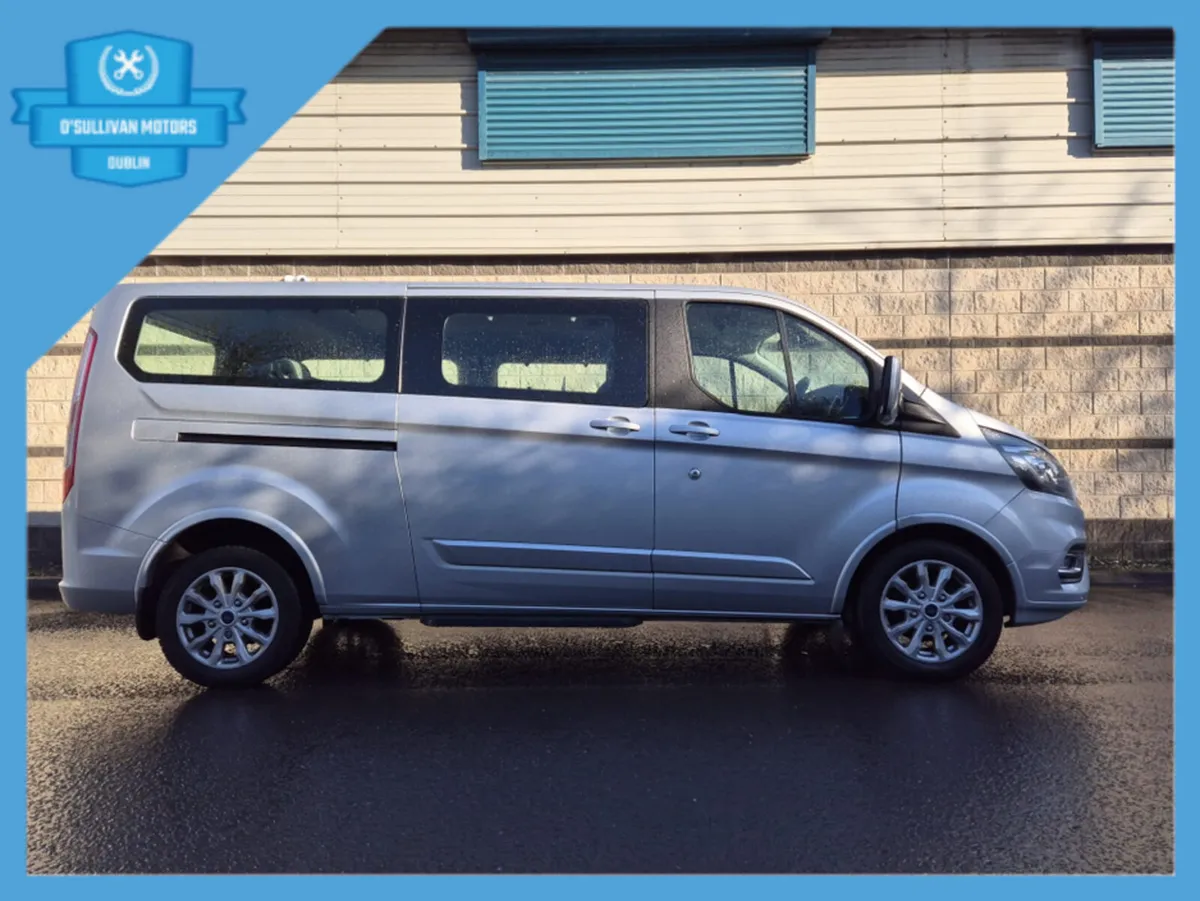 Ford Tourneo Custom / 2023 / 2L Diesel / Manual - Image 4