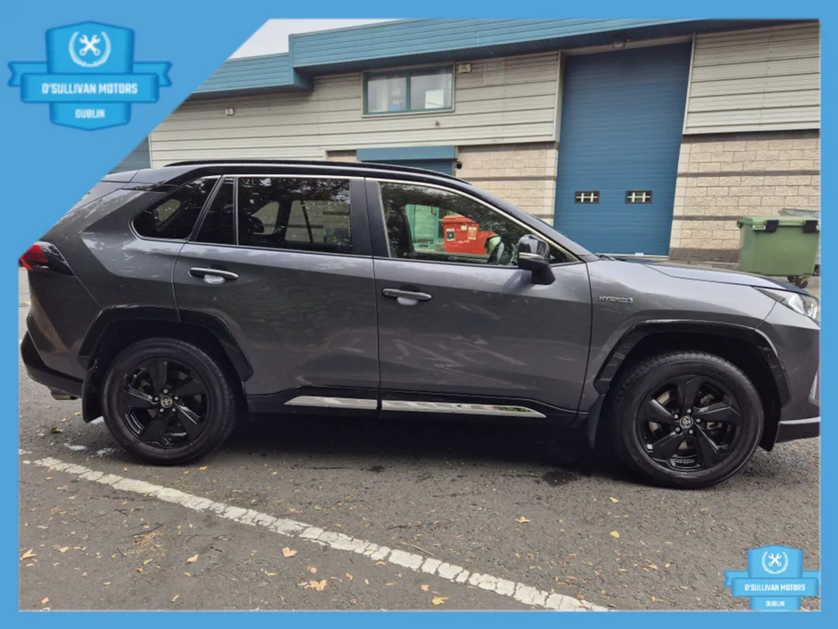 Toyota RAV4 /2022/2.5 PETROL HYBRID SPORT /AUTO - Image 4
