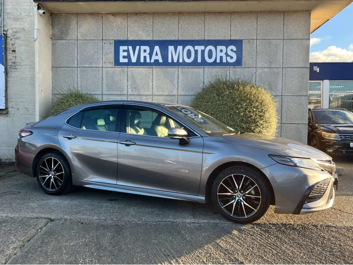 Toyota Camry WS AUTOMATIC HYBRID 2.5 PETROL //HIGH - Image 3