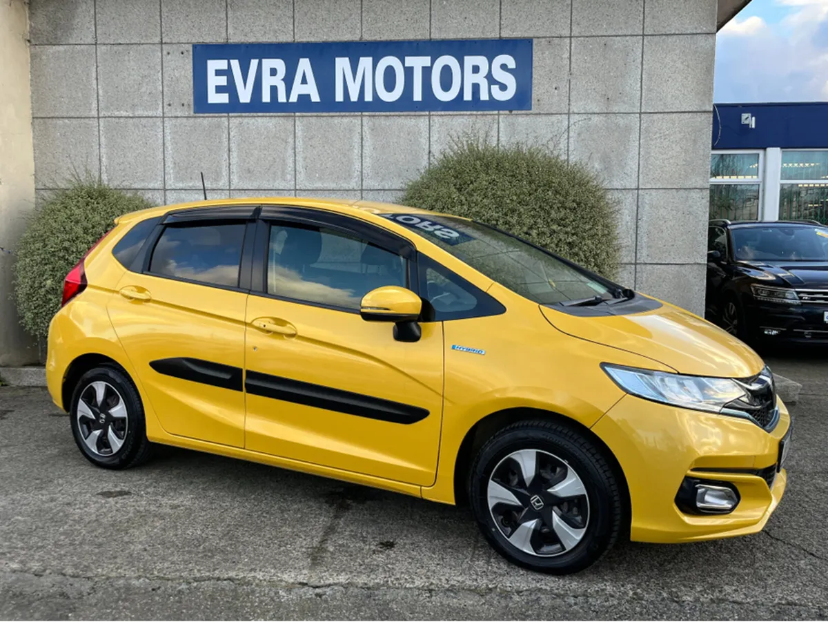 Honda Fit AUTOMATIC HYBRID 1.5 PETROL //KEYELSS EN - Image 3