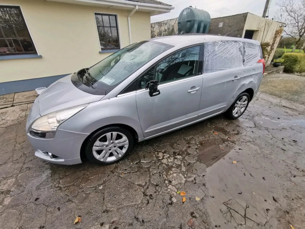 12 Peugeot 5008 1.6hdi - Image 4