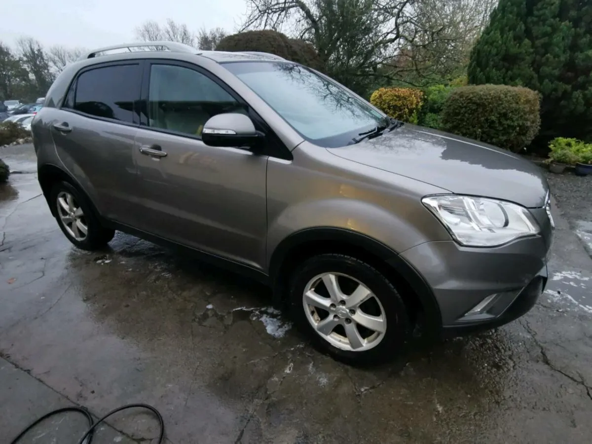 13 SSANGYONG Korando passenger - Image 1