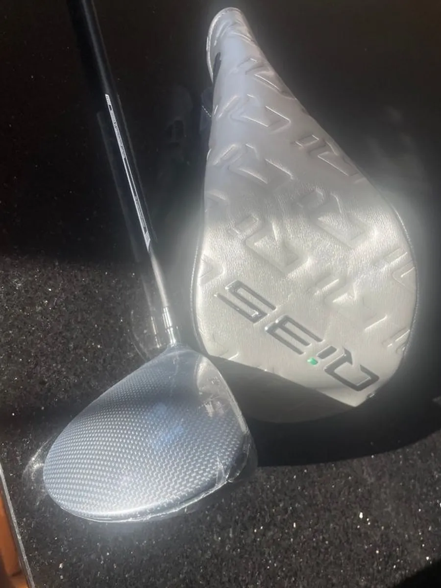 Taylormade Qi35 Driver 10.5 degree New - Image 1