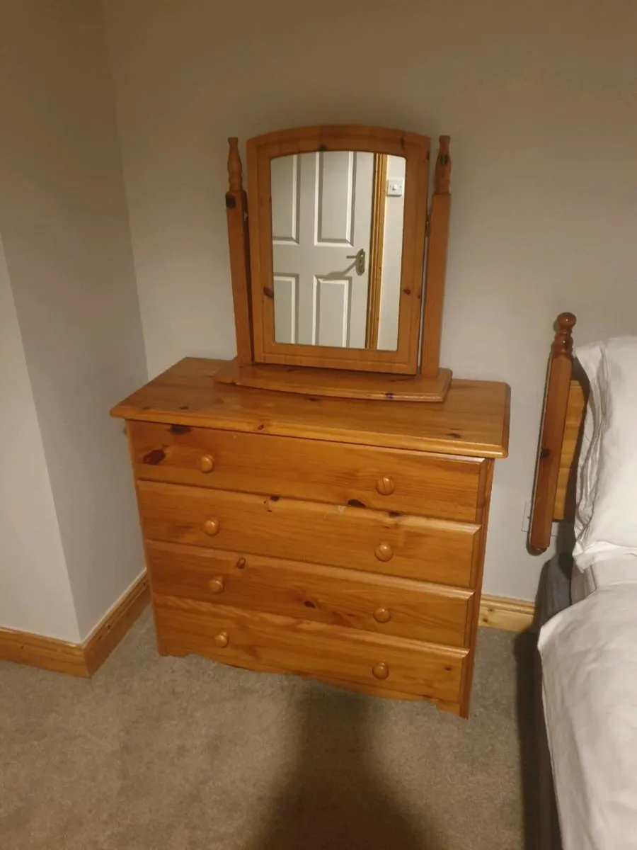 Bedroom furniture - Image 2