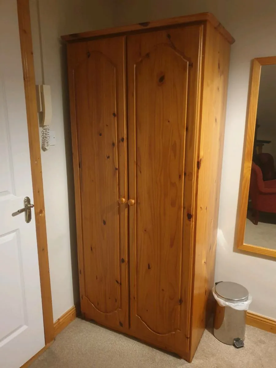 Bedroom furniture - Image 3