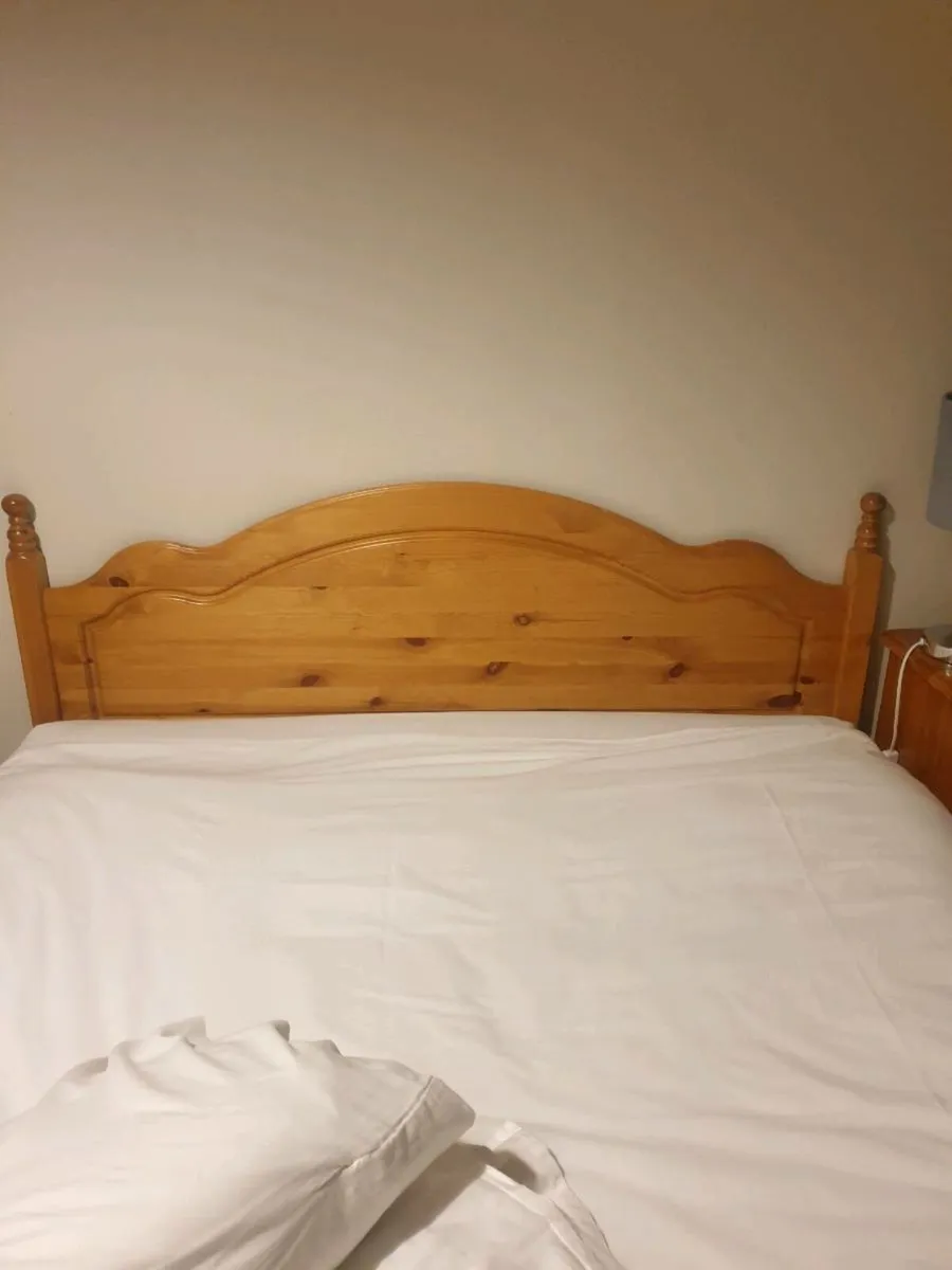 Bedroom furniture - Image 4