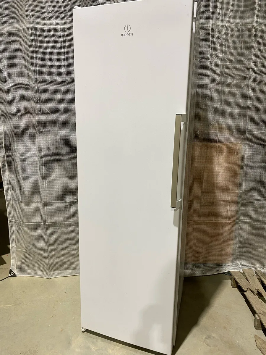 Indesit free standing freezer. - Image 2
