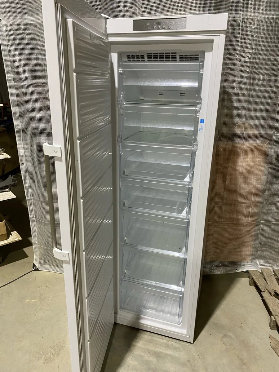 Indesit free standing freezer. - Image 3