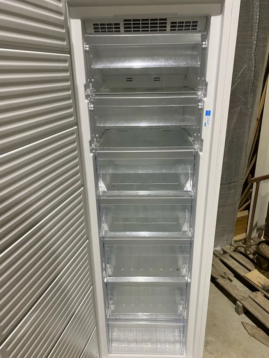 Indesit free standing freezer. - Image 4